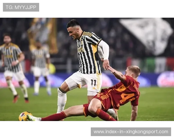 弗拉霍维奇禁区前硬扛突破，尤文进攻风暴由此形成