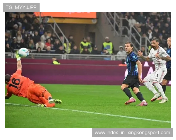 国际米兰官方道歉，严查球迷在克雷莫内塞主场投掷烟火