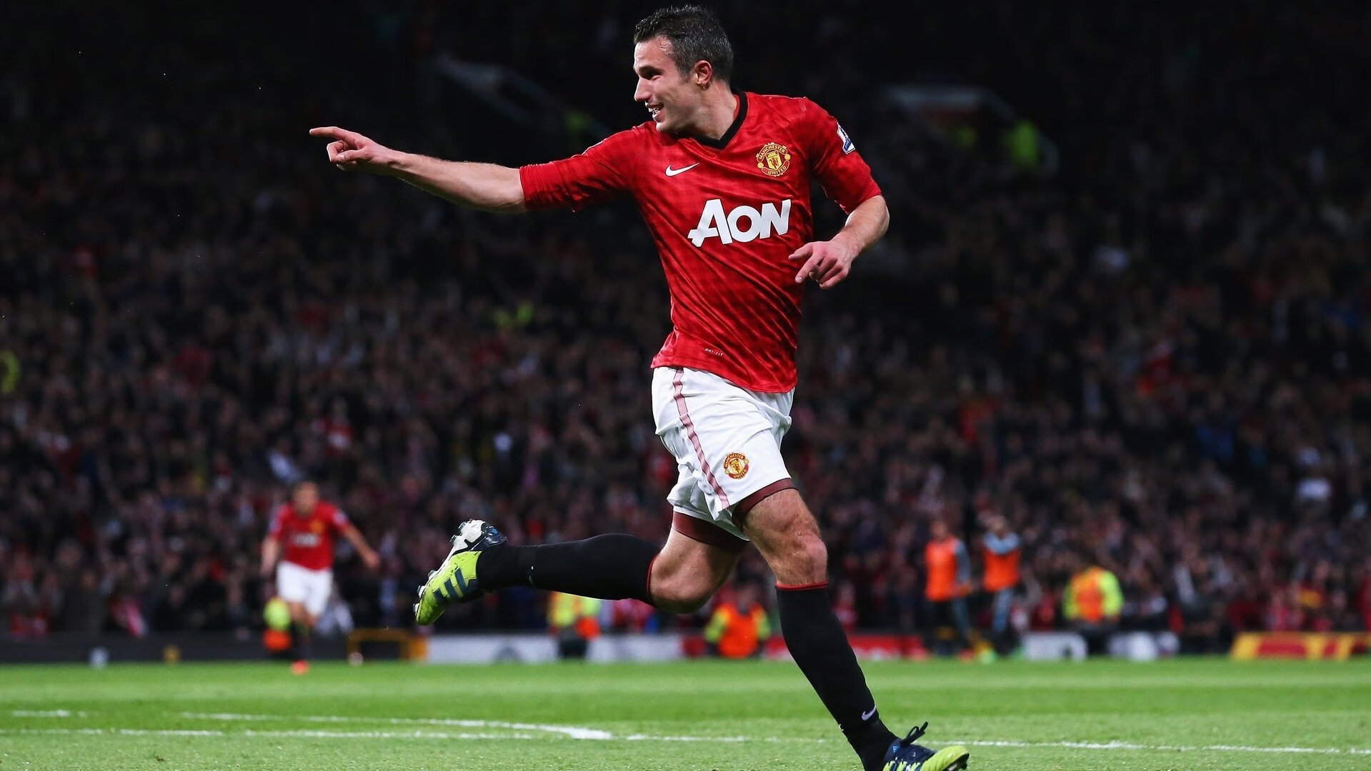 体操名将完成高难度动作